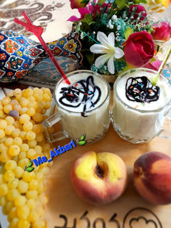عکسی از دستور ☘️میلک شیک هلو و انگور