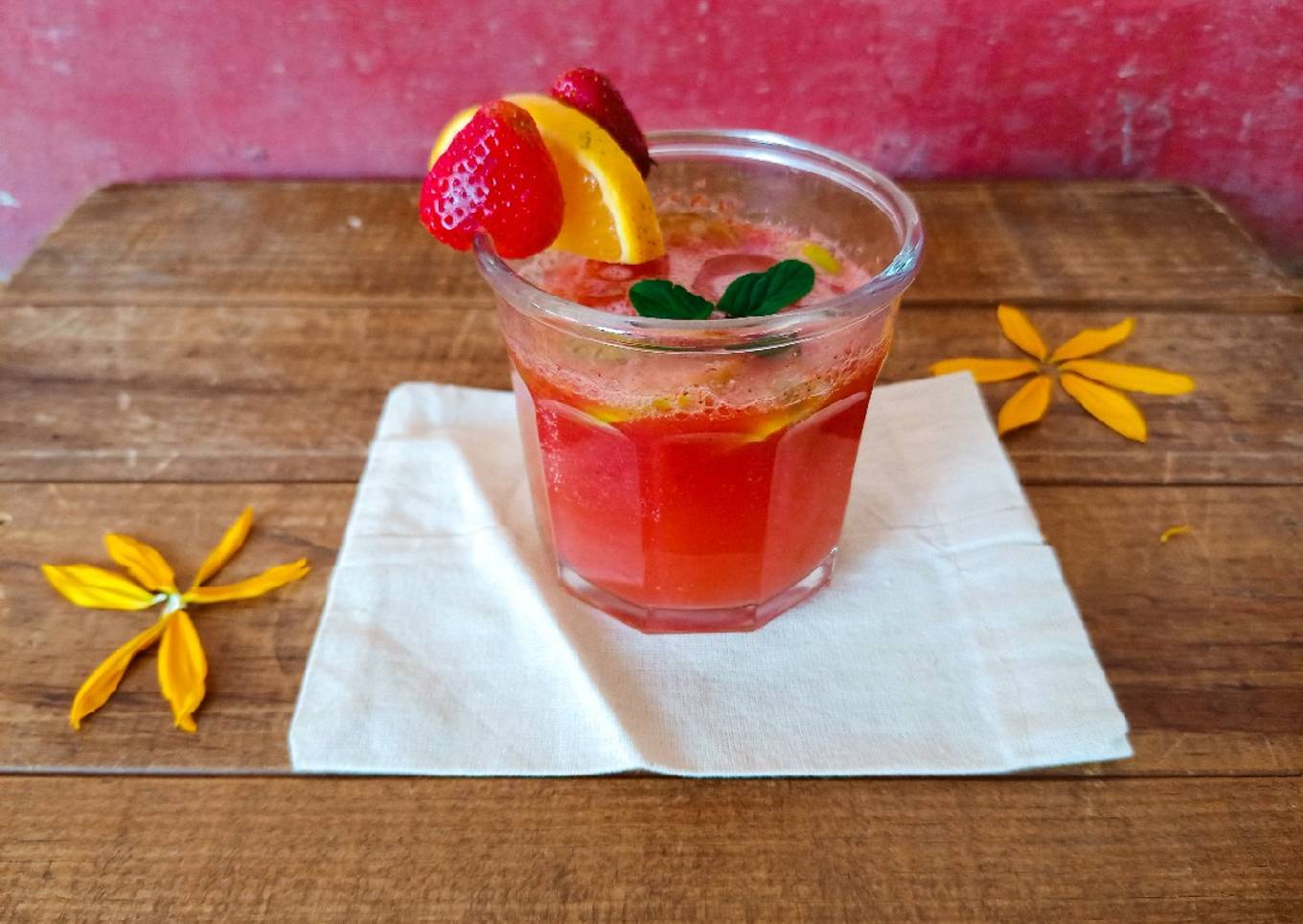 Bebida de fresa tropical🍓🍊🍋