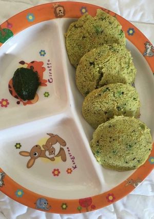 A picture of Suji Oats idli.