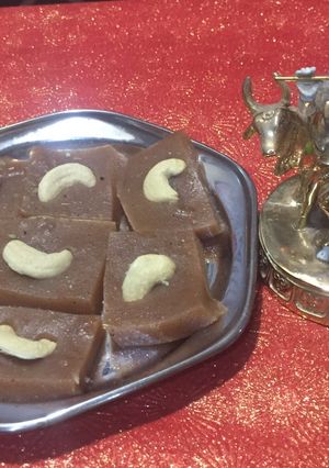 सिंघाड़ा कतली (singhara katli recipe in Hindi) रेसिपी मुख्य फोटो