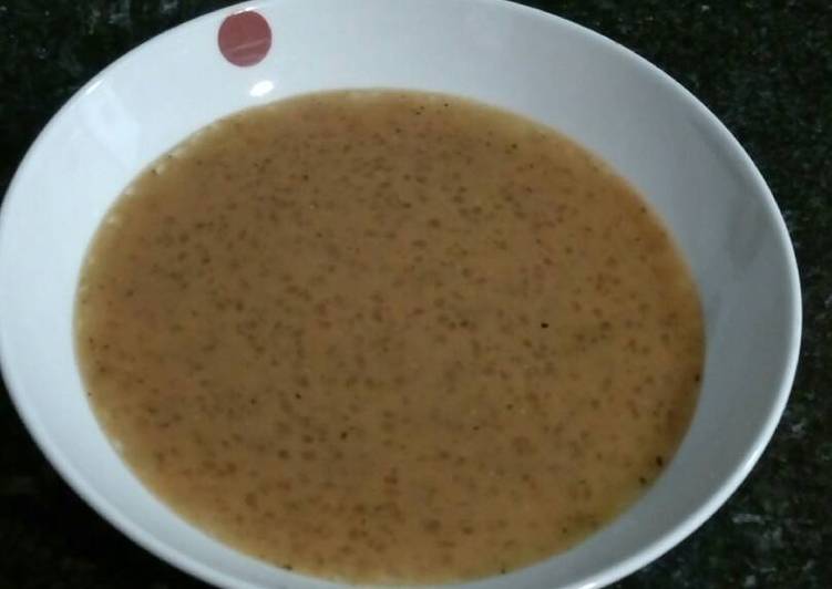 Puré frío de cebolla con tomates maduros