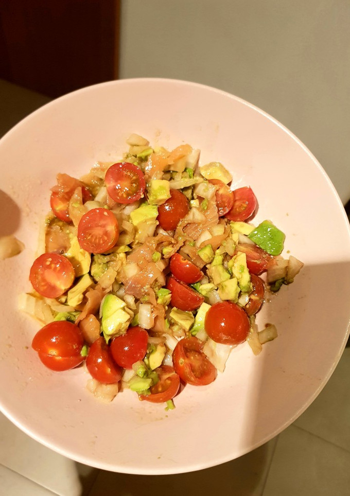 Una foto de Ensalada de salmón