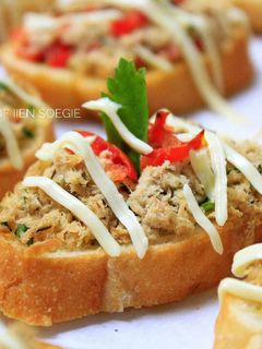 Foto resep Tomato & Tuna Bruschetta
