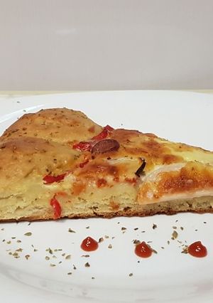 O poză a rețetei Pizza cu margini umplute.
