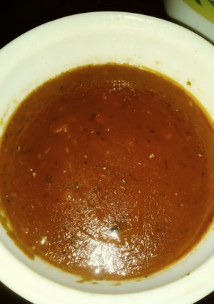 A picture of Pizza sauce.