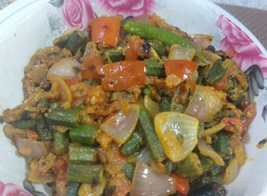 A picture of Bhindi do pyaza.