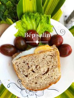 Hình của món Ăn sáng bánh mì đen.