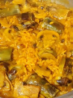 Una foto de Arroz con alcachofas y champiñones