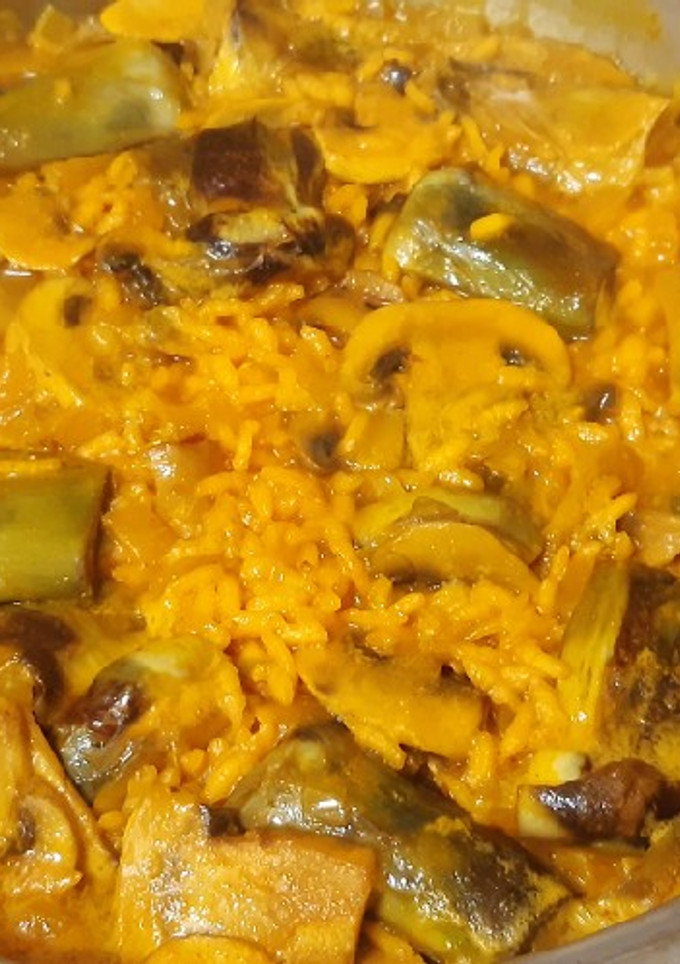 Una foto de Arroz con alcachofas y champiñones