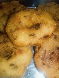 सूजी बड़ा (Suji vada recipe in hindi) रेसिपी मुख्य फोटो