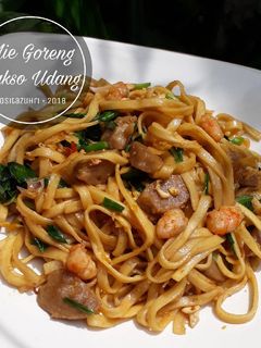 Foto resep Mie Goreng Bakso Udang