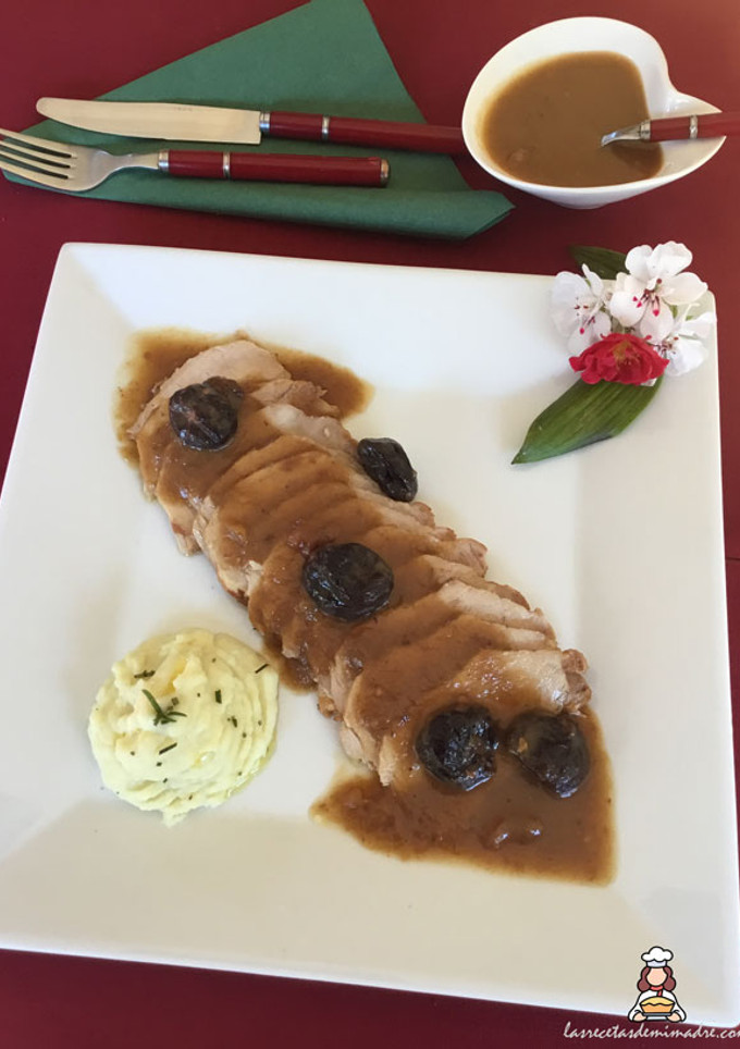 Una foto de Cinta de lomo en salsa de cebolla y manzana