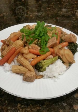 A picture of Brad's cashew chicken.
