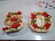 Una foto de torta de migas