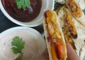 Ready to Serve Chicken quesadilla with fajita sauce Delicious Nutritious Ready to Serve Chicken quesadilla with fajita sauce Delicious Nutritious