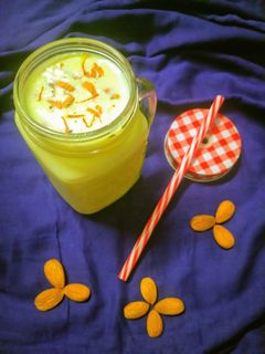 बादाम शेक (Badam shake recipe in hindi) रेसिपी मुख्य फोटो