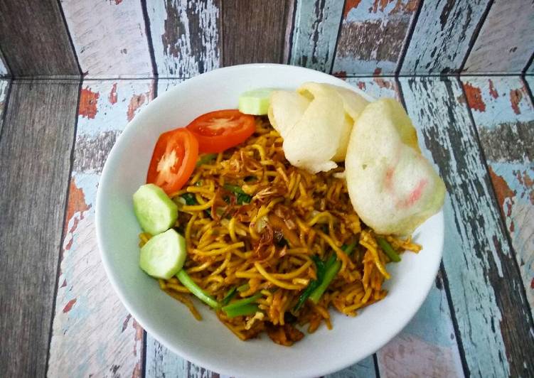 Resep Mie goreng kuning pedas mantap 👌 yang Enak Banget