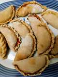 Empanadas Veganas de Manzana o Pera con Canela y Pasas de Arándanos