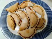 Una foto de empanada de pera