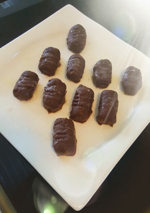 صورة لوصفة اصابع التمر بالشوكولا