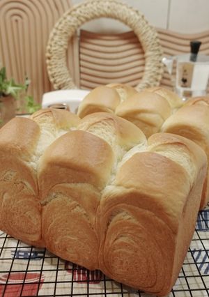 食譜。外酥內軟、如蛋糕般，入口即化的布里歐吐司關鍵食材來自法國諾牧心（城堡牌）發酵奶油 的食譜成品照片