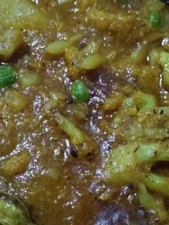 আলু ফুলকপির ডালনা (aloo foolkopir dalna recipe in Bengali) রেসিপির প্রধান ছবি
