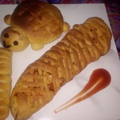 A picture of Challah bread.