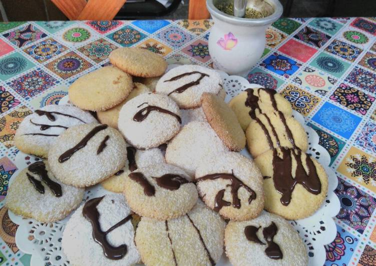 Galletitas polvorones de polenta o harina de maíz y naranja 🌽🍊