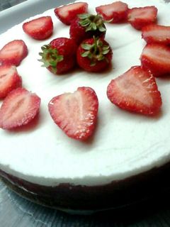 Epres-mascarponés torta recept fotója