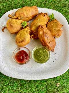 मिर्ची पकौड़ा (वड़ा) (mirchi pakoda vada recipe in hindi) रेसिपी मुख्य फोटो