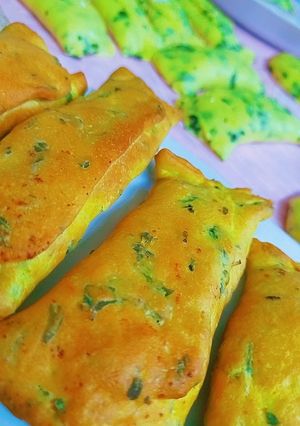 صورة لوصفة فطائر زعتر بالمقلاه الهوائيه 😍 محشيه جبنة🧀