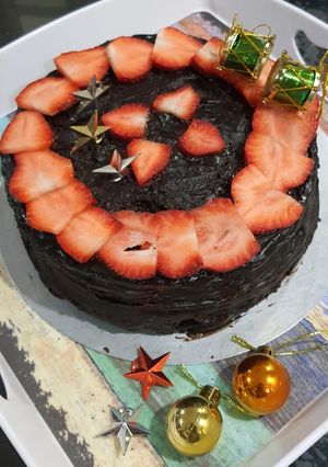 चॉकलेट स्ट्रॉबेरी केक (Chocolate strawberry cake recipe in Hindi) रेसिपी मुख्य फोटो
