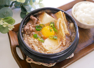 不辣的「牛肉豆腐煲」暖心鍋物超好吃！！ 的食譜成品照片