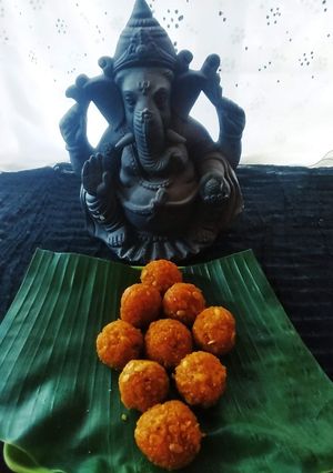 মোতিচুর এর লাড্ডু (motichurer ladoo recipe in Bengali) রেসিপির প্রধান ছবি