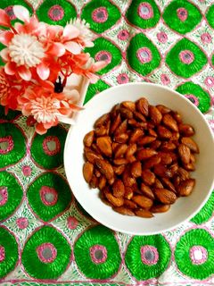 રોસ્ટેડ સોલ્ટી આલ્મંડ (Roasted Salty Almond Recipe In Gujarati) રેસીપી મુખ્ય ફોટો