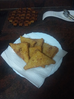 Una foto de Sándwich frito relleno de mermelada y manzana
