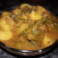A picture of Simple aloo & french bean veg.