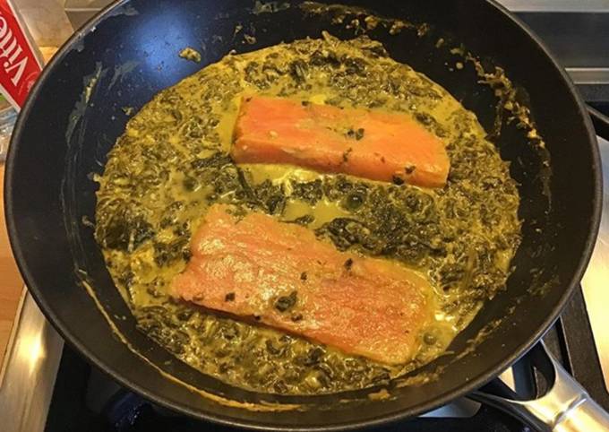 Recette Parfait Pavés de saumon aux épinards et crème de safran