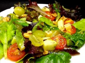 Foto principal de Ensalada de uvas manzana queso y nueces