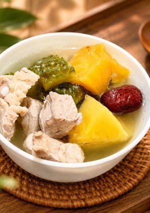 鳳梨青苦瓜排骨湯(簡單料理) 的食譜成品照片