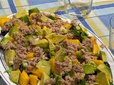 Ensalada de espinacas, mango y aguacate