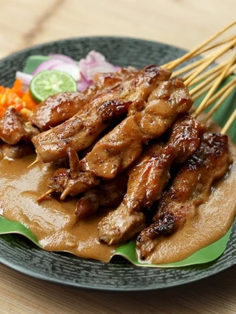 Cara Mudah Menyiapkan Resep Sate Ayam Khas Sate Senayan Devina Hermawan yang Lezat Sekali Anti Ribet, Mantap