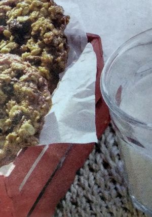 Una foto de Galletas de chocolate, nueces y arándanos