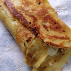 A picture of Chicken pratha roll.