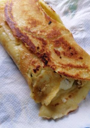 A picture of Chicken pratha roll.