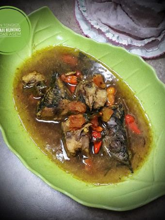 Langkah Mudah untuk Membuat Ikan tongkol kuah kuning pedas asem yang Enak