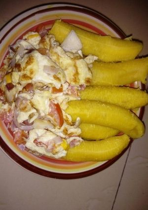 A picture of Plantain and fried egg.