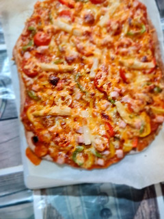 Una foto de Pizza integral de verduras