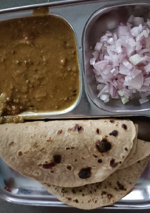 A picture of Dal Makhani.