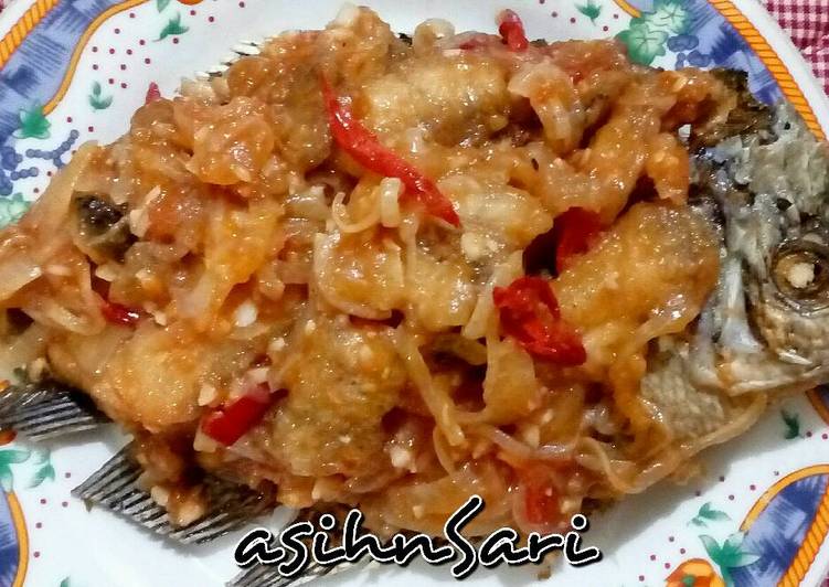 Gurame Goreng Tepung Saus Asam Manis (tanpa MSG)